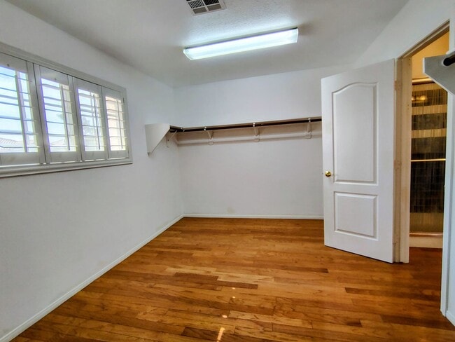 Building Photo - 267 Daisy Gold Ct