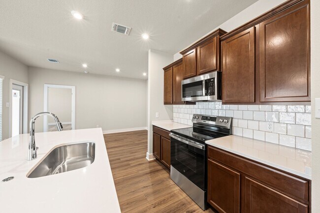 Building Photo - Modern Comfort Meets Style in Hartrick Ranch