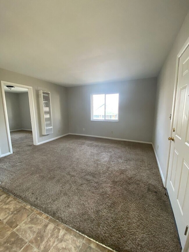 Building Photo - Charming 1Bed/1Bath Apartment with Washer/...