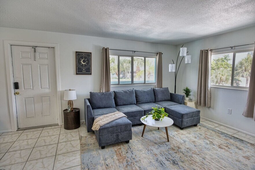 Building Photo - 505 Fillmore Ave