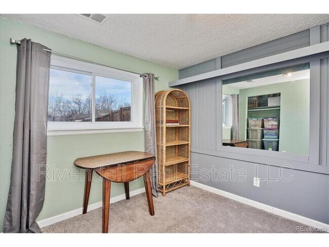 Building Photo - 759 S Oakland St