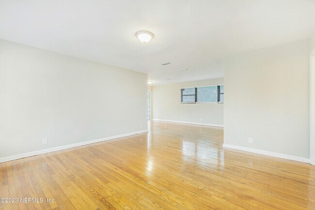 Building Photo - 2938 Charme Ct