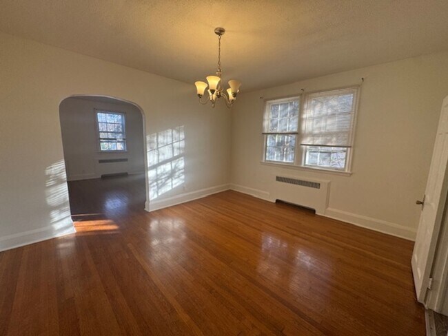 Building Photo - 3508 Grantley Rd