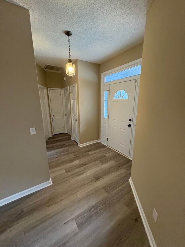 Building Photo - Available July!