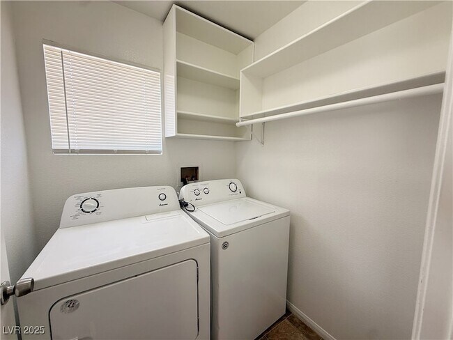 Building Photo - 5968 Hickory Nut Ave