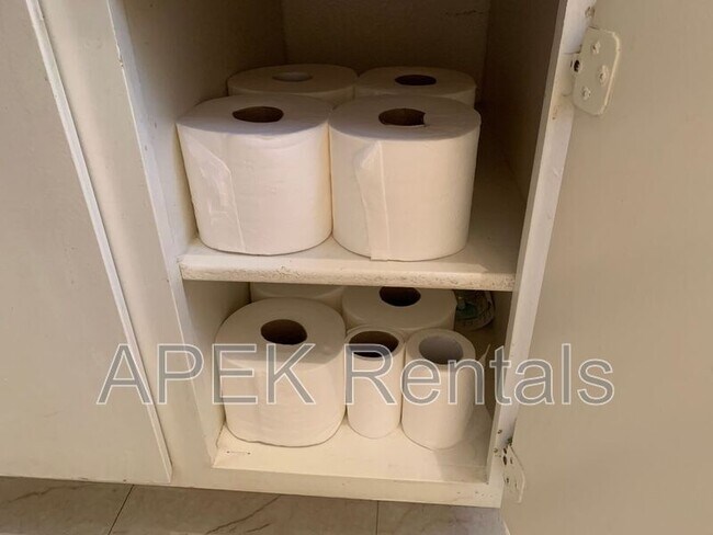 Building Photo - 61493 Desert Air Rd