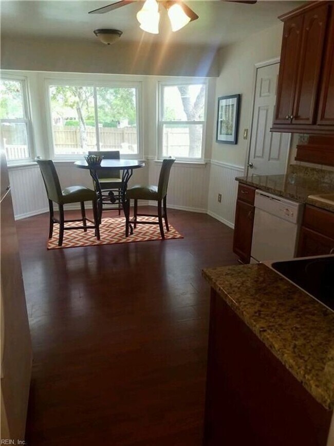 Building Photo - Remodeled 3BR Home in Indian Lakes - Grani...