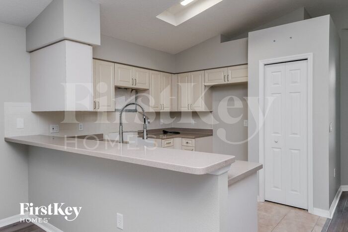 Building Photo - 7829 Prospect Hill Cir