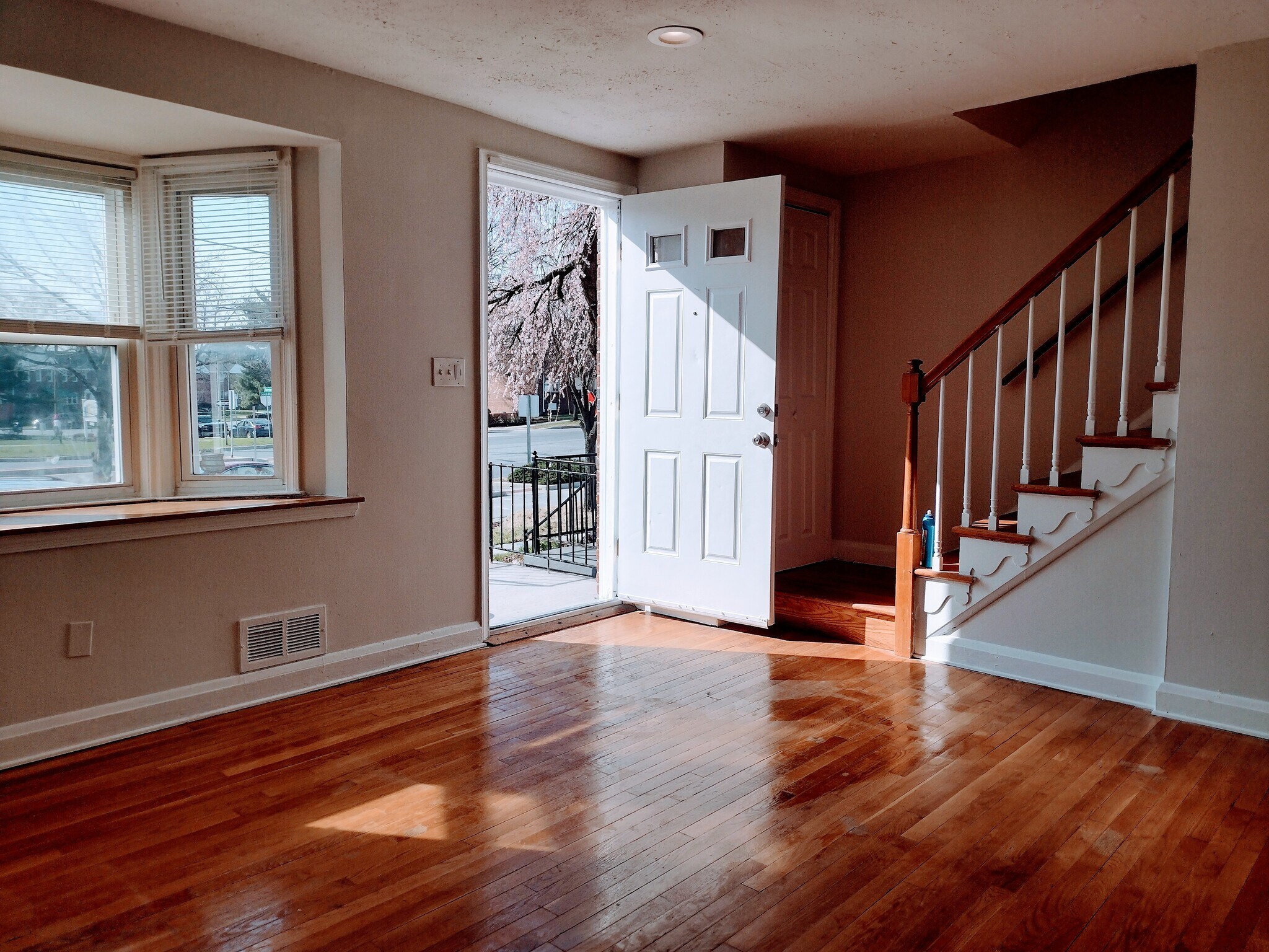 Building Photo - 8404 Loch Raven Blvd