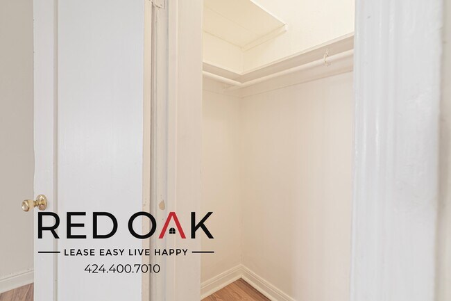 Building Photo - 2850 Leeward Ave