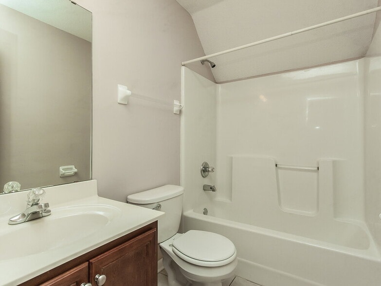 Building Photo - 1625 Blackalder Cove
