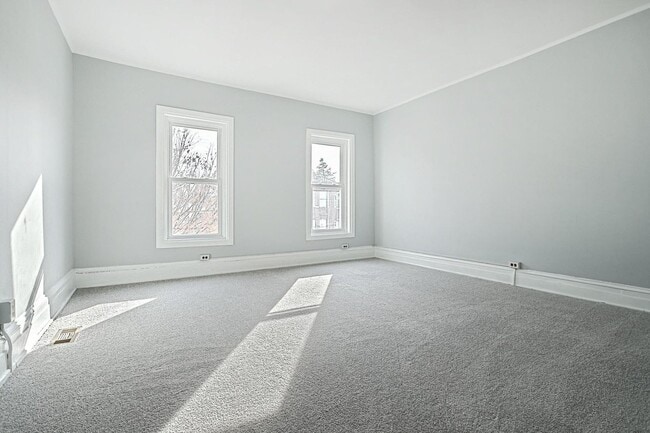 Building Photo - Coming Soon - Spacious 5 Bedroom, 1 Bath H...