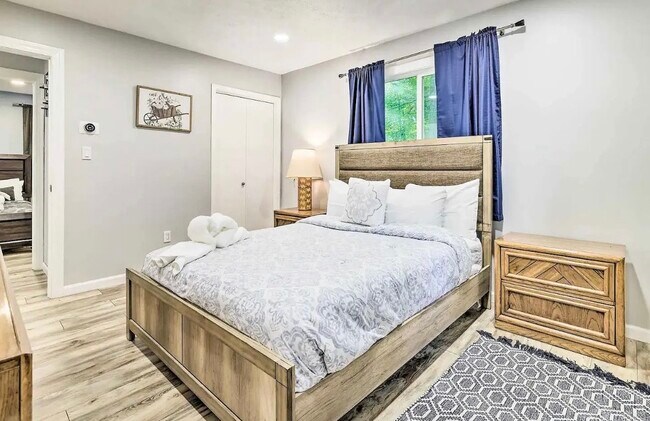 Building Photo - 19 Conservancy Ct