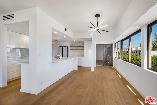 Building Photo - 801 Ocean Ave