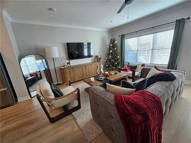 Building Photo - 1992 Kennesaw Dr NW