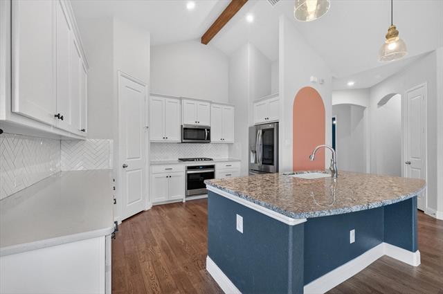 Building Photo - 1919 Middleton Dr