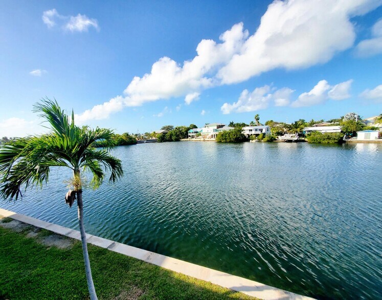 Building Photo - 201 Coppitt Rd