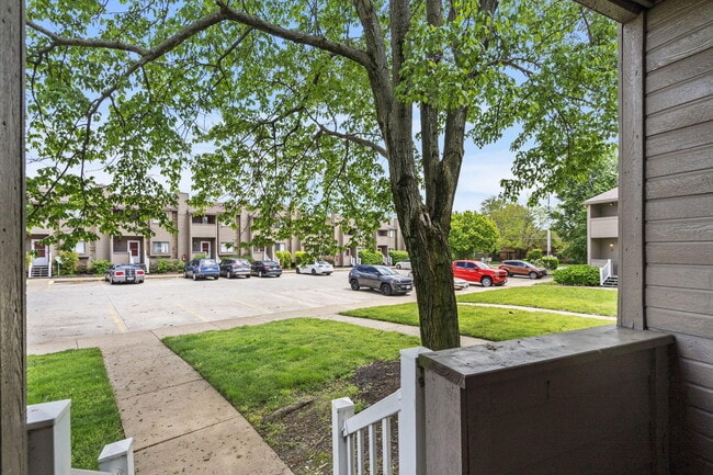 Building Photo - 1711 E Walnut Lawn St