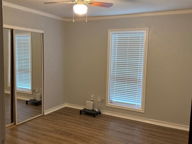 Building Photo - 15745 Covewood Cir