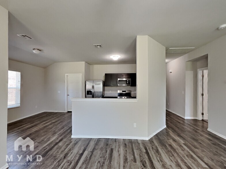 Building Photo - 1716 Lanesboro Dr