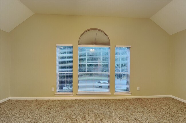 Building Photo - 26871 Castlecliff Ln