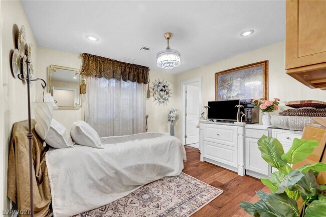 Building Photo - 7258 Loma Alta Cir