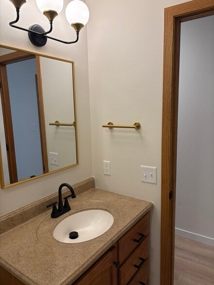 Building Photo - 830 Dover St