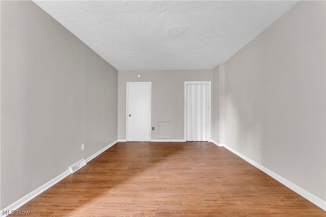 Building Photo - 4657 Warner Rd