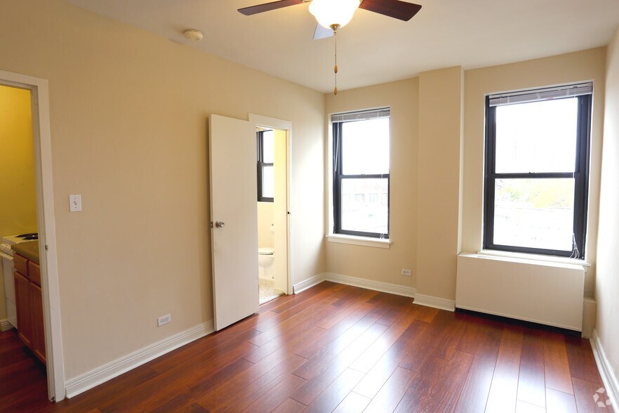 Times Square Apartments Chicago Il Apartment Finder