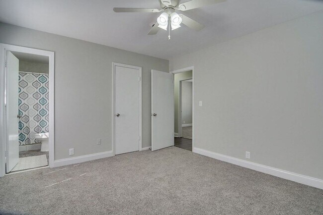 Building Photo - Updated 3 Bedroom 2 Bath off Furies Ferry!