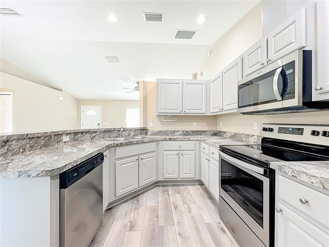 Building Photo - 1954 NW 21st Ave