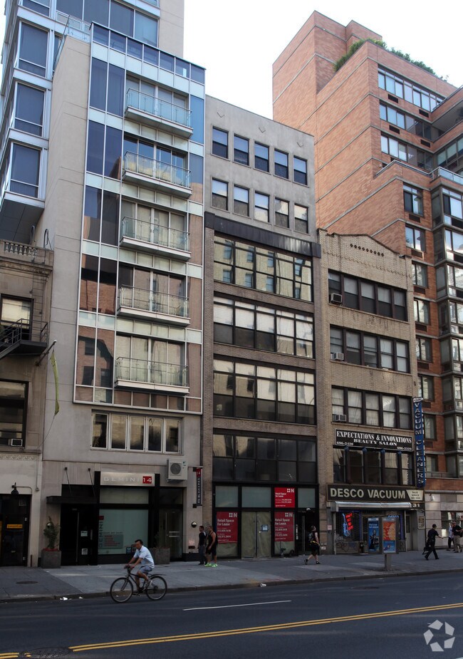 Building Photo - 133 W 14th St