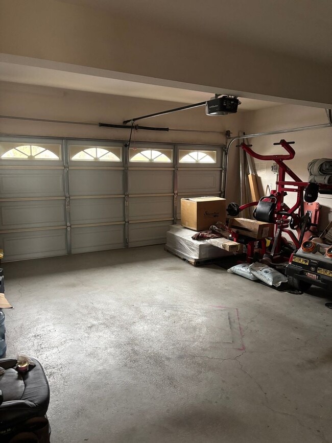 Building Photo - Pittsburg 4 bd, 2.5 ba charming home in excellent location!