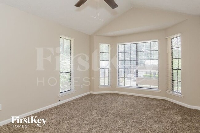 Building Photo - 2425 Stonebridge Ln
