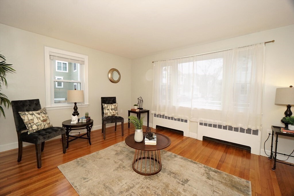 Living room - 136 Clay St