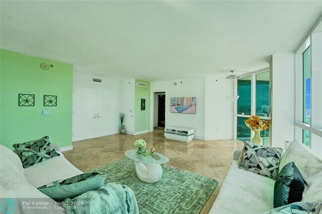 Building Photo - 101 S Fort Lauderdale Beach Blvd