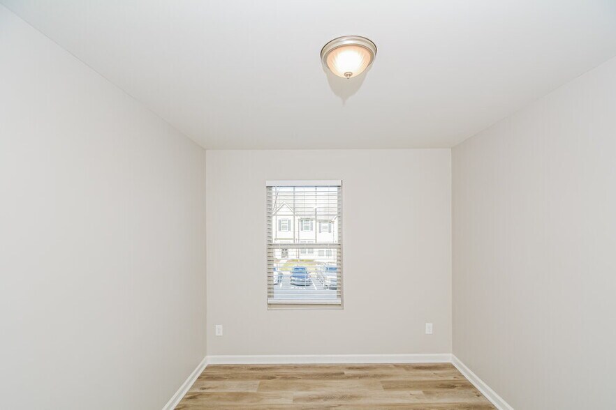 Building Photo - 2203 Sunny Cove Dr