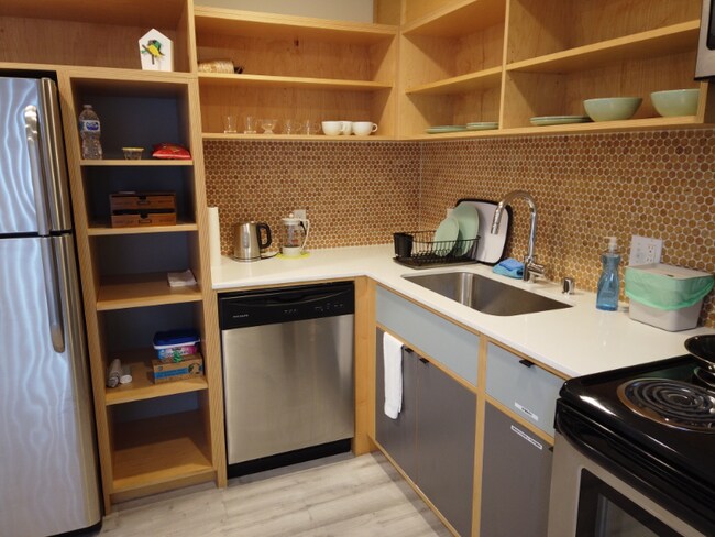 Building Photo - 1605 South Main St