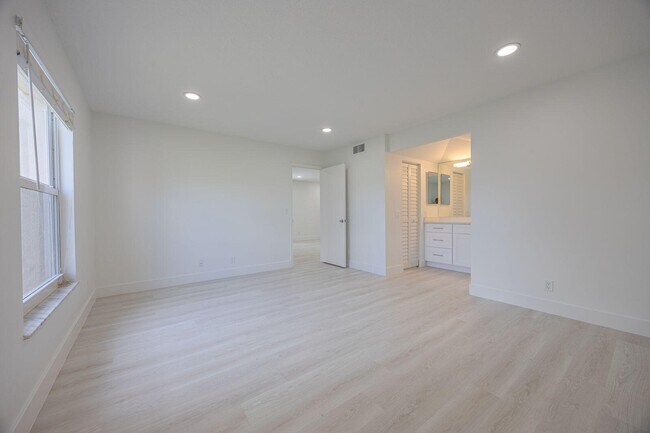 Building Photo - 2805 Casita Way
