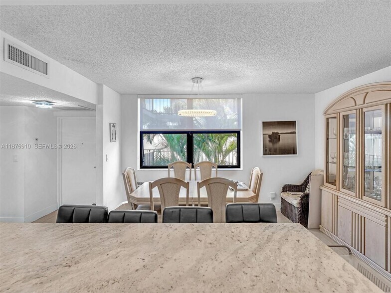 Building Photo - 20401 NE 30th Ave