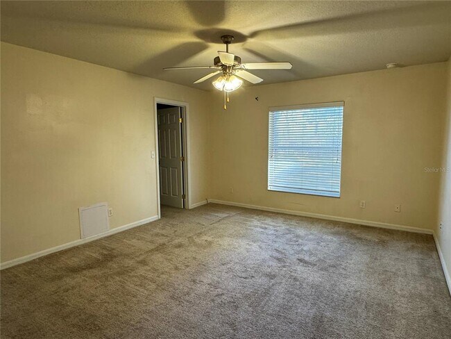 Building Photo - 4015 SW 130th Pl