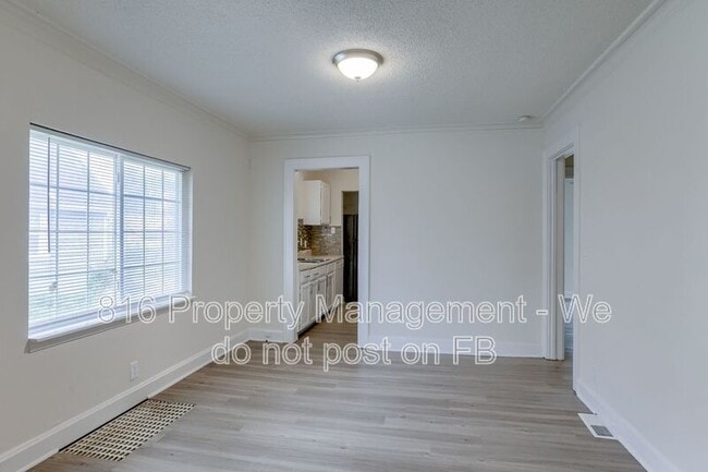 Building Photo - 6215 S Benton Ave