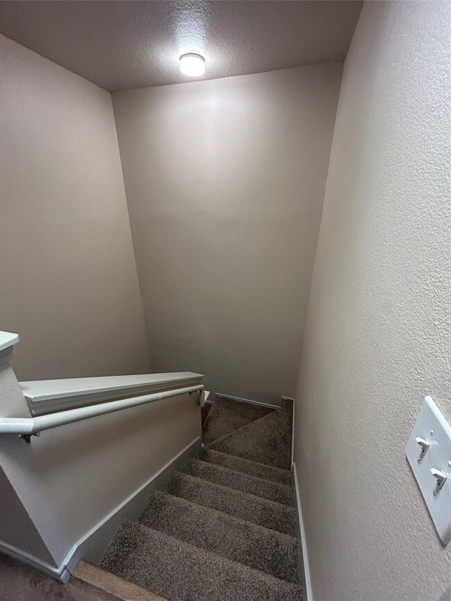 Building Photo - 23831 Pebworth Pl