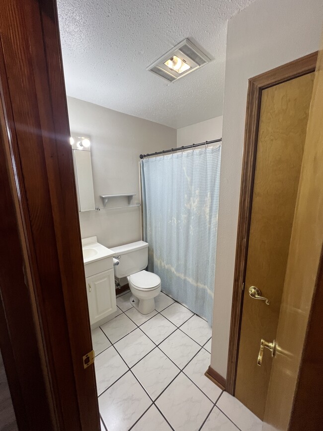 Building Photo - 237 Metairie Heights Ave