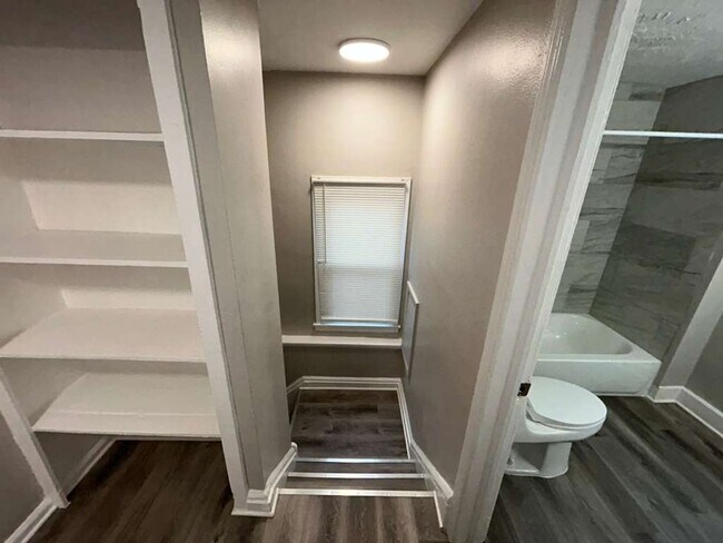 Building Photo - Renovated 3 Bedroom Colonial