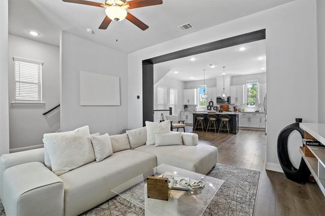 Building Photo - 2264 Palomino St