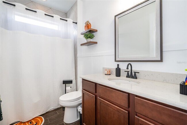 Building Photo - 2022 Redbay Ave