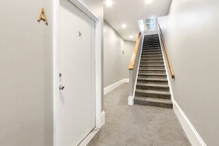 Building Photo - 836 Park Ave