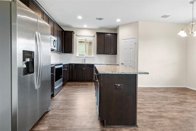 Building Photo - 457 Bedford Falls Ln