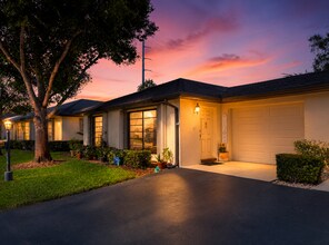 Building Photo - "Spacious 2-Bed, 2-Bath Boynton Beach Gem with Modern Granite Elegance – 1400 Sq Ft!"